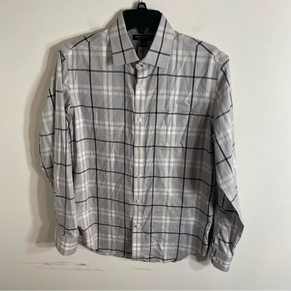 Banana Republic Plaid Non Iron Classic Fit Button Down Shirt Small Black Gray